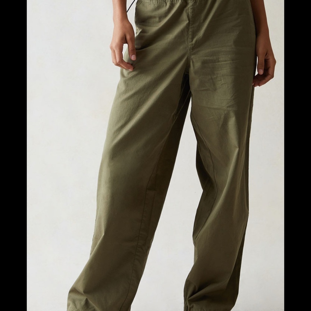 NWT Olive green pacsun parachute Pants size Large